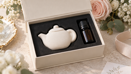 奶白小茶壺造型擴香石婚禮禮盒；造型與包裝示意，實際以打樣確認